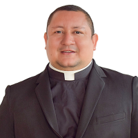 Holman Molina Castaño, Pbro.